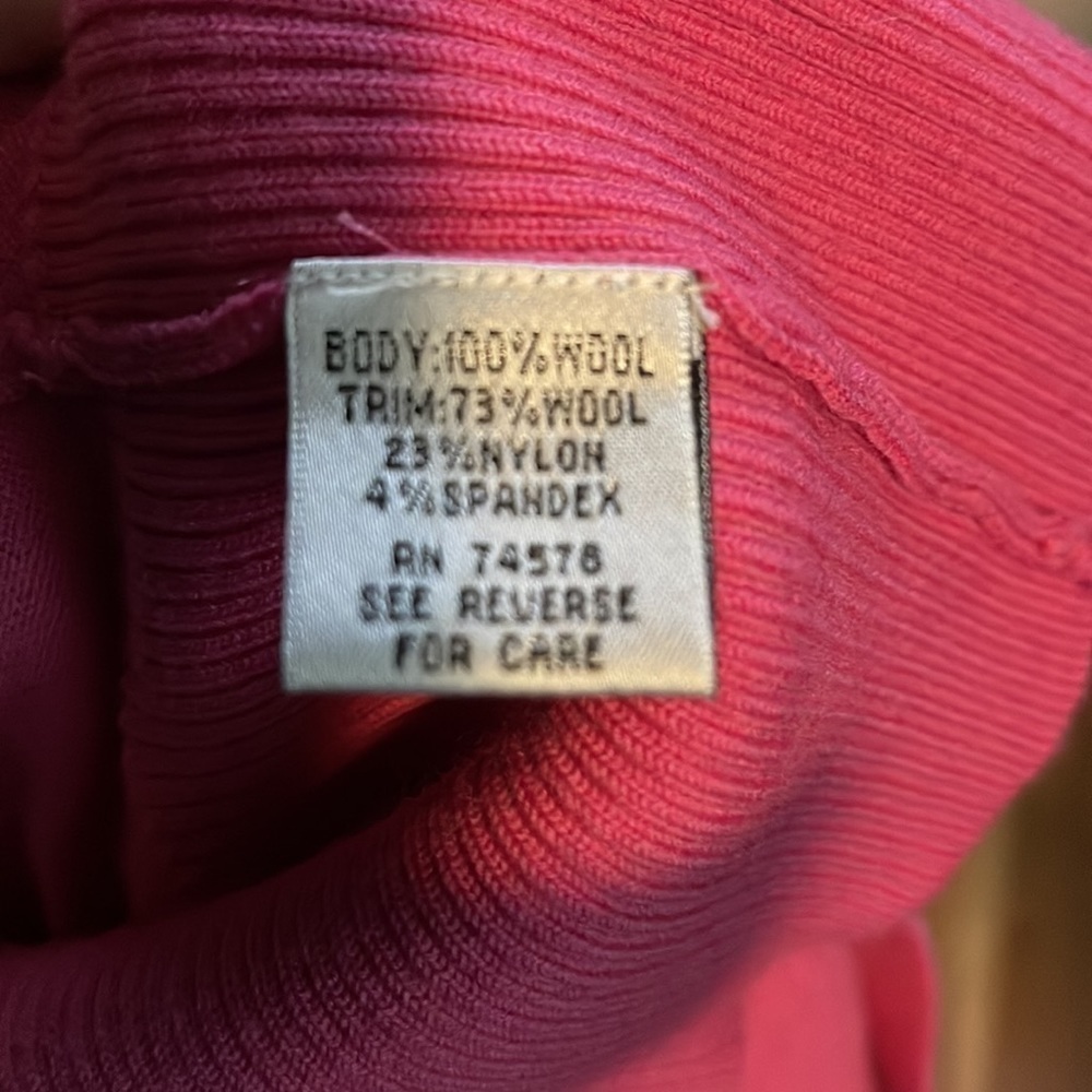 Cache sleeveless fitted sweater - Picture 4 of 5